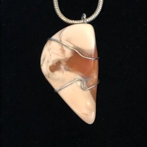 Wire wrapped agate pendant